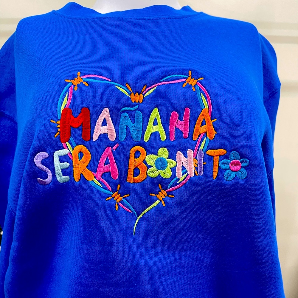 Karol G mañana será bonito crewneck sweater